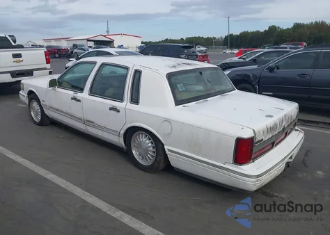 1996 Lincoln Town Car Sgn/Dmnd Anv/Cypress/Jn from USA, damaged, VIN 1LNLM82WXTY620986